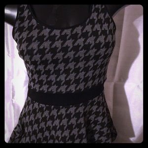 Black & gray Peplin sleeveless shirt.